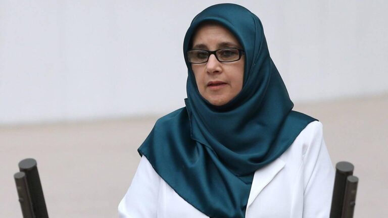 Hüda Kaya hakkında tutuklama kararı: ‘On güne kadar teslim olmam gerekiyormuş!’