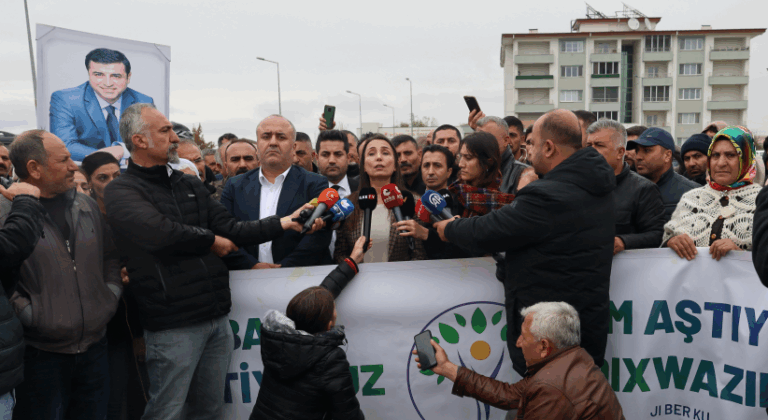 Hatimoğulları Demirtaş’ı ziyaret etti: ‘Demirtaş, Yüksekdağ ve tüm Kobani davası tutukluları derhal serbest bırakılmalıdır’