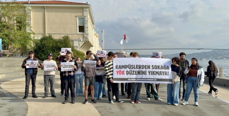 GSÜ öğrencileri YÖK’ü kuruluş yıl dönümünde protesto etti