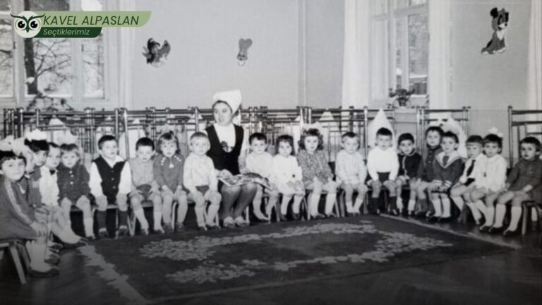 Ekim Devrimi 108 yaşında: Geçmişin harabesinden geleceğe yol yapmak